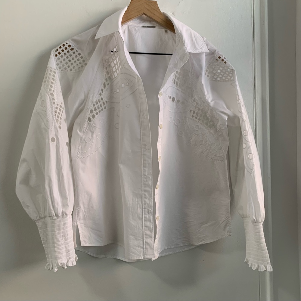 Elie Tahari White embroidered Blouse with Eyelet Design #bohemian